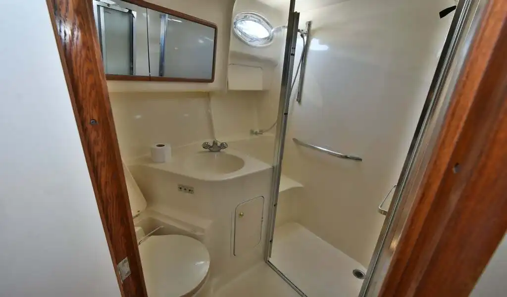TU NAVY 1-YACHT